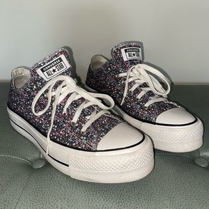 COPY - Floral Platform Converse Chuck Taylor Low Top - US 9